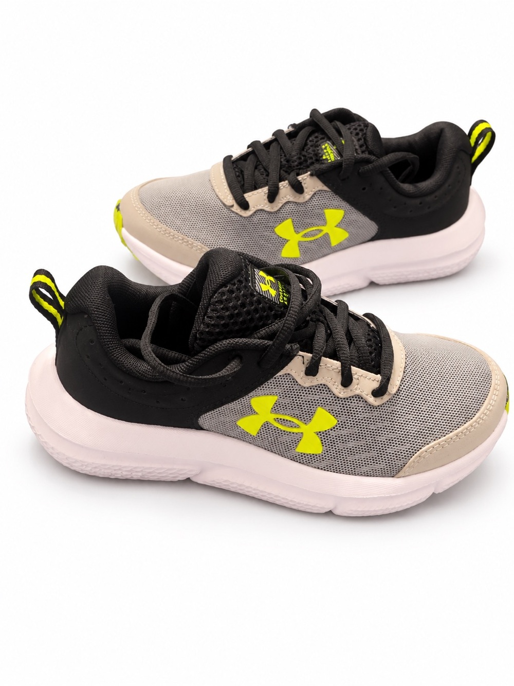 Under Armour Kids' Gray & Neon Yellow Athletic Shoes Size 3.5 Y Retails $60.00